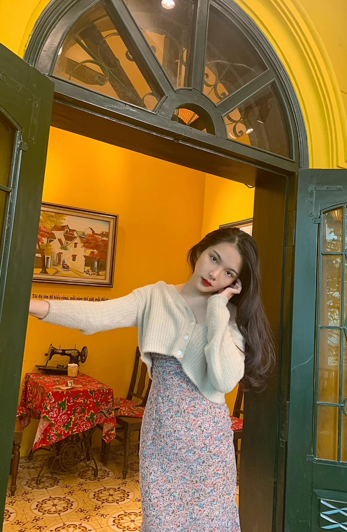 Lên đại học, ngay từ năm nhất, Diệu Anh đã tự túc về kinh tế nhờ đi dẫn chương trình. Việc trải nghiệm niềm đam mê từ sớm đã giúp cô có thêm kinh nghiệm.