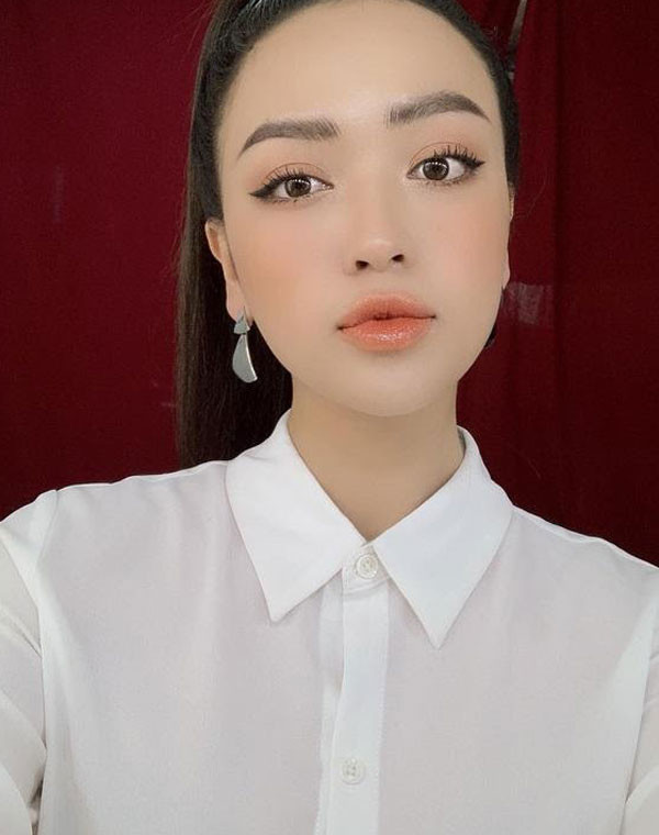 3 năm sau đó, Khánh Chi lên xe hoa với người đàn ông mà cô đã có quãng thời gian khá lâu để yêu và tìm hiểu. Được biết, chồng cô làm kinh doanh trong lĩnh vực bất động sản.