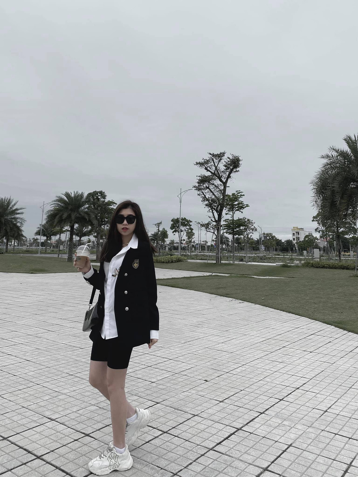 Được biết, Nguyễn Nụ hiện tại là sinh viên ngành dược và làm việc tại quầy thuốc.