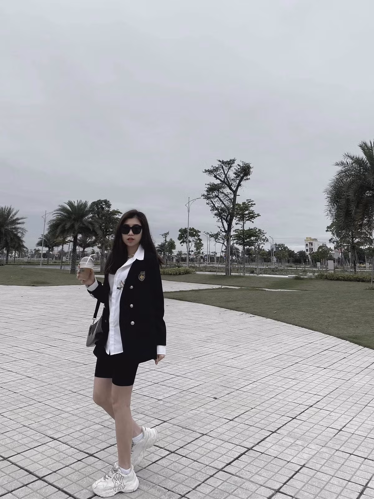 Được biết, Nguyễn Nụ hiện tại là sinh viên ngành dược và làm việc tại quầy thuốc.