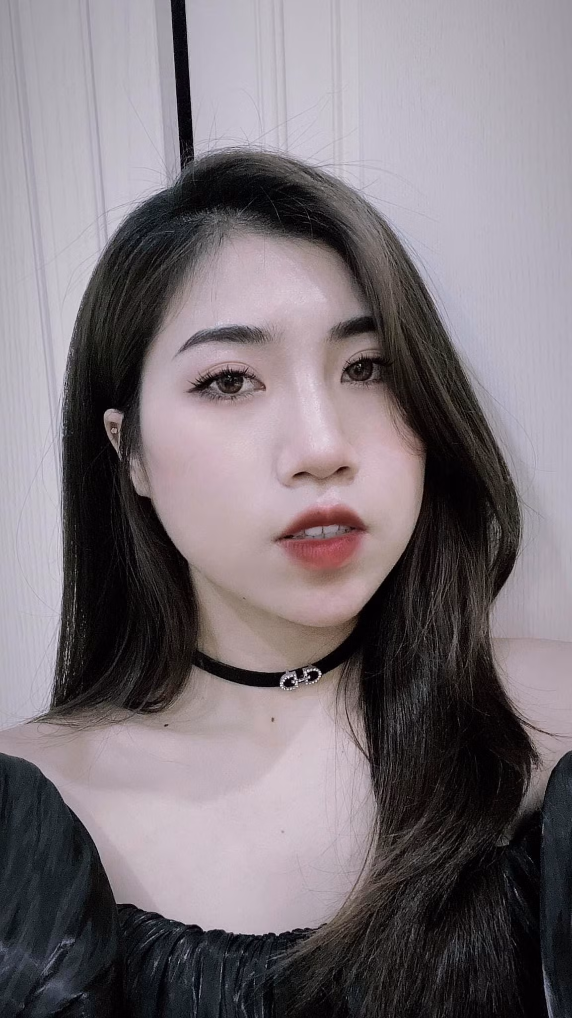 Cô nàng từng tiết lộ một số điều thú vị về cầu thủ Văn Toàn như anh chàng là một người rất đam mê trái bóng, hay nghĩ, thường bị áp lực và lo lắng trước những trận đấu quan trọng.