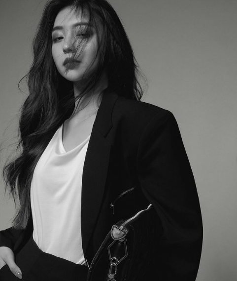 Hot girl Bâu được đông đảo cư dân mạng biết đến khi còn là nữ sinh của trường THPT Nguyễn Chí Thanh, TP HCM.