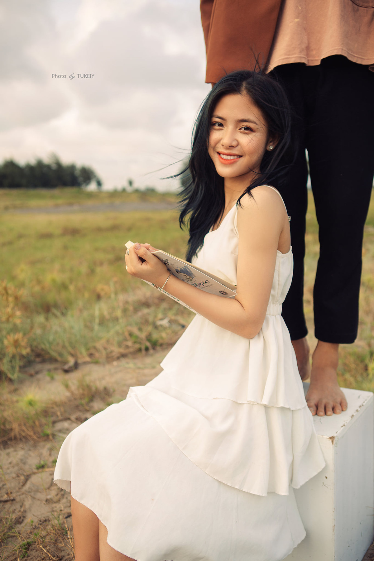 Chàng trai Thành Hưng không chỉ sở hữu gương mặt điển trai, mà anh chàng còn có chiều cao lý tưởng. Còn Hồng Ngọc tạo sức hút với khuôn mặt thanh tú cùng nụ cười “tỏa nắng”.