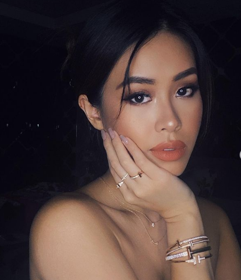 Chẳng cần trang điểm đậm đà, chỉ một lớp nhẹ nhàng vậy thôi cũng đủ giúp Tiên Nguyễn nhận những lượt thả tim tới tấp từ netizen.