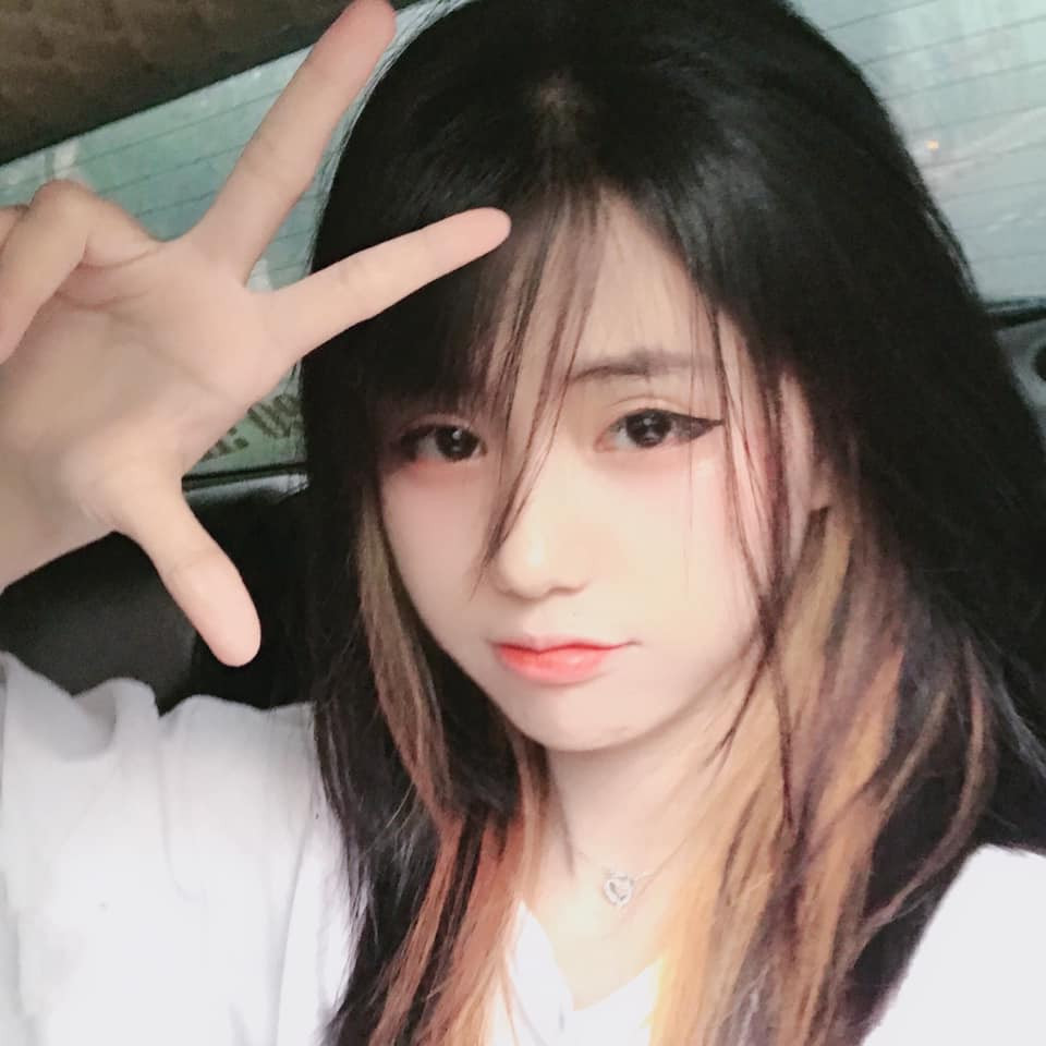 Trở thành một cái tên khá có tiếng tăm nên những hình ảnh của cô đăng tải lên trang cá nhân đã nhận được rất nhiều những lời khen ngợi.