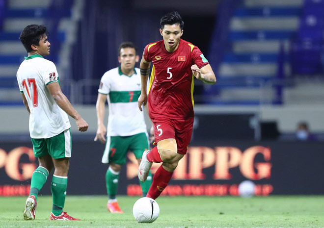 Văn Hậu hiện tại phong độ hơn trước, cư dân mạng còn chụp lại nhiều khoảnh khắc đẹp trai xuất thần của chàng trai này trên sân cỏ.