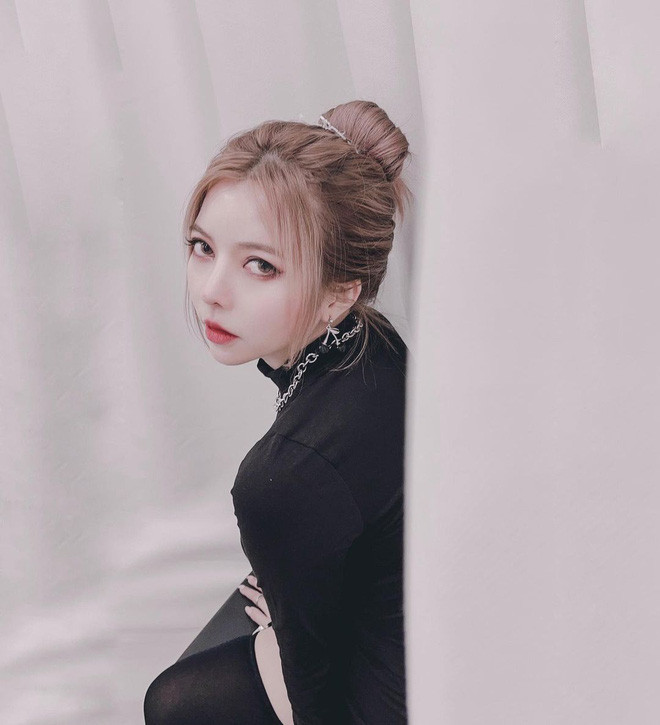 Thời gian gần đây, Ohsusu bắt đầu có những động thái mới sau khoảng thời gian ở ẩn, đặc biệt cô khiến netizen không khỏi ngỡ ngàng bởi nhan sắc thay đổi rõ rệt.