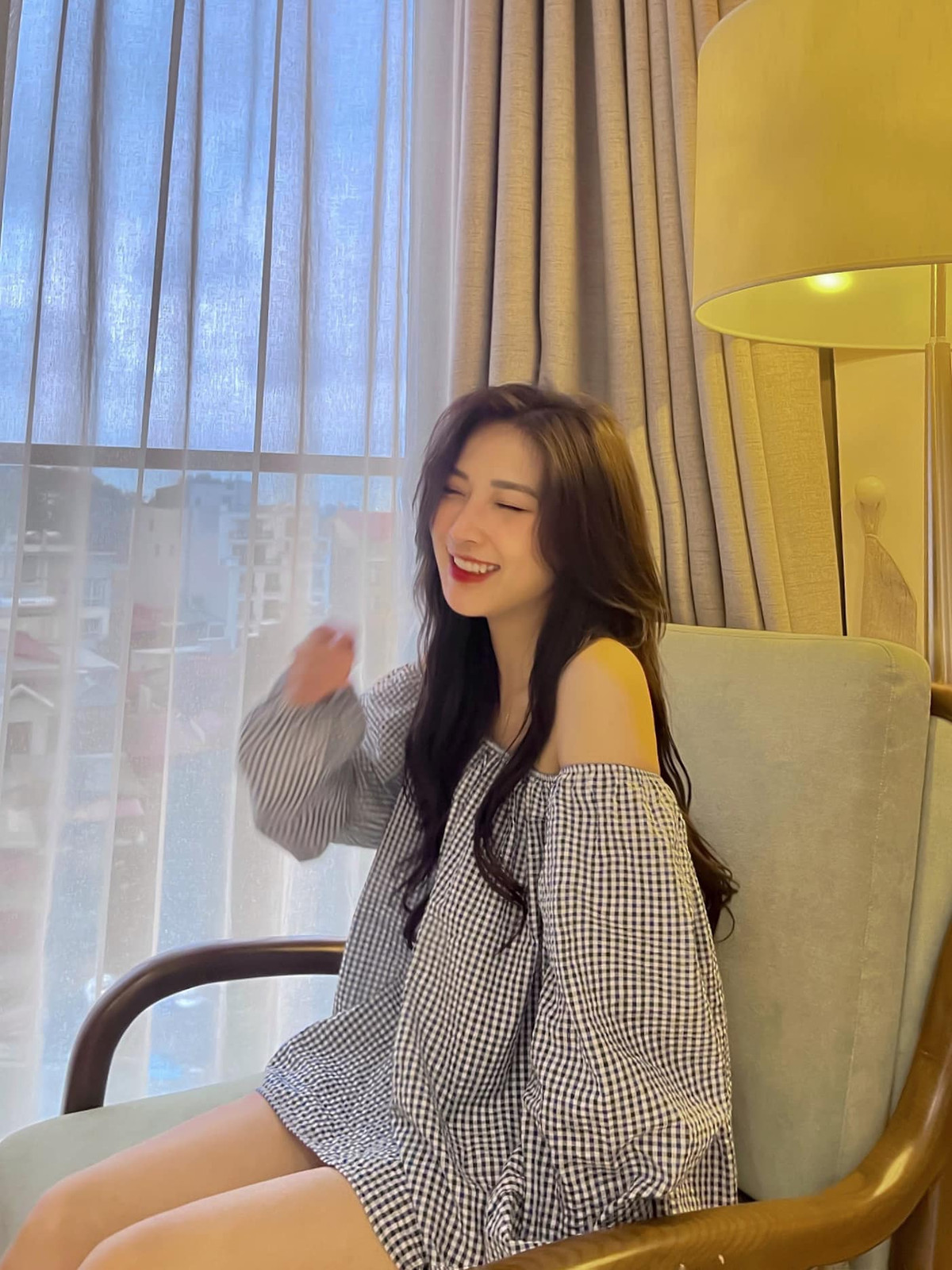 Cư dân mạng không khỏi trầm trồ khi xem những bức ảnh trên trang cá nhân của Linh Hương.