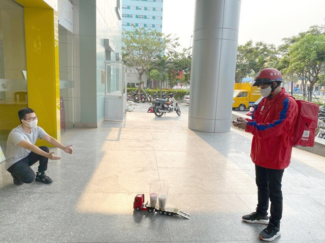 Trà sữa được vận chuyển bằng ô tô mini, vừa hoàn thành công việc lại đảm bảo an toàn. Ảnh: Tổng hợp