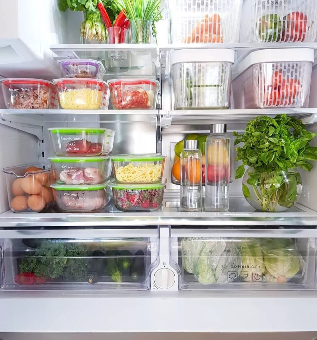 Đây chắc chắn là tủ lạnh dành cho người chơi hệ ngăn nắp, mọi thứ được sắp xếp tươm tất, đâu ra đó. Ảnh: Candy Tran 