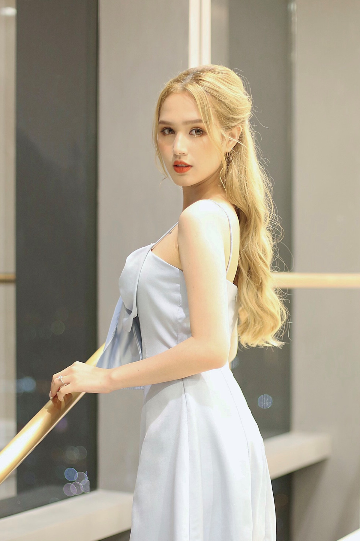 Không chỉ gây ấn tượng bởi khuôn mặt xinh đẹp, thân hình tuyệt đẹp mà Xoài Non còn được cộng đồng đánh cao về sự tự tin cũng như gu thời trang sành điệu. Ảnh: FBNV