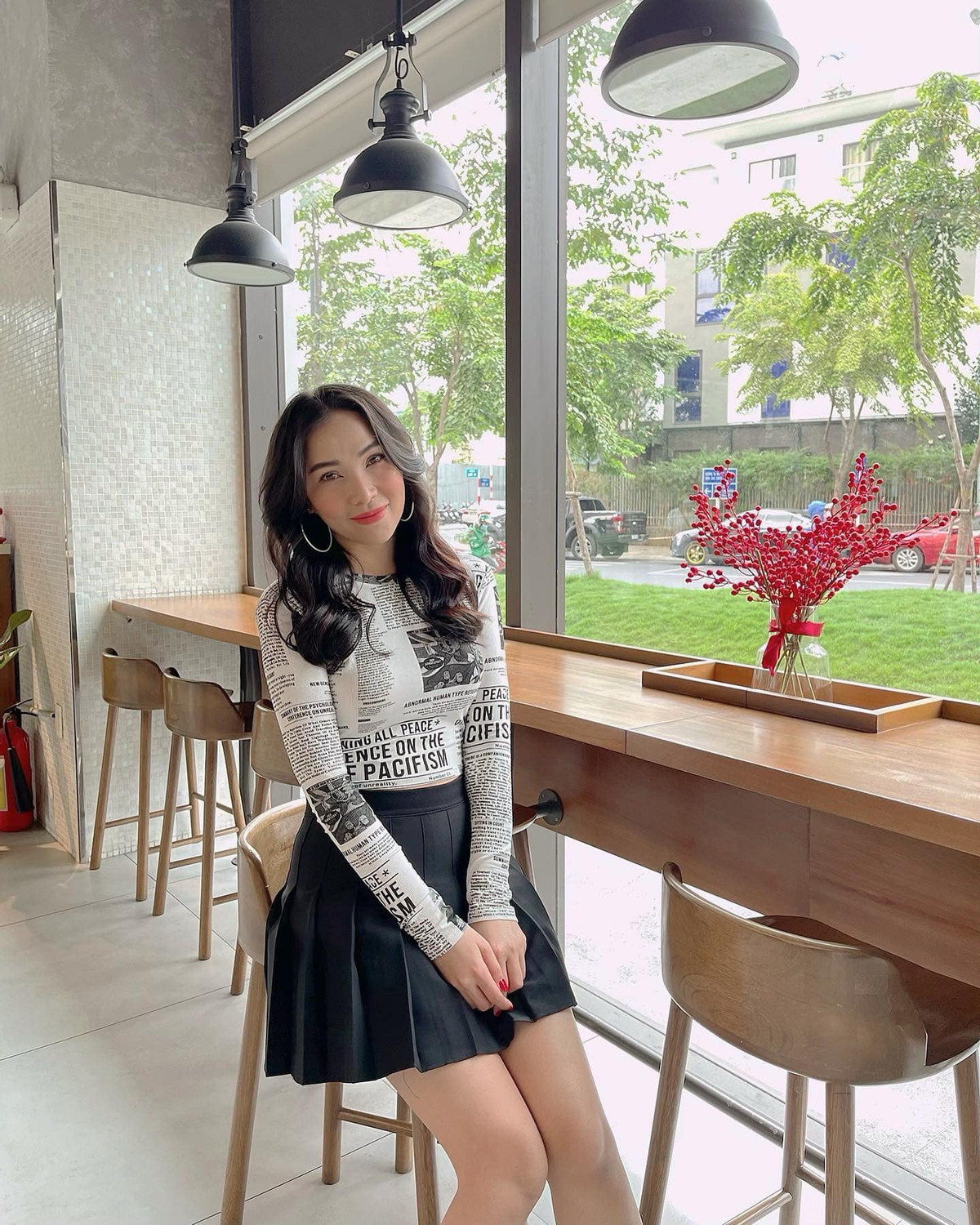 Hiện tại, Quỳnh Thư đã ít hoạt động giải trí hơn và tập trung cho công việc kinh doanh của mình. Đời thường, nữ người mẫu sở hữu gu thời trang trẻ trung và cá tính.