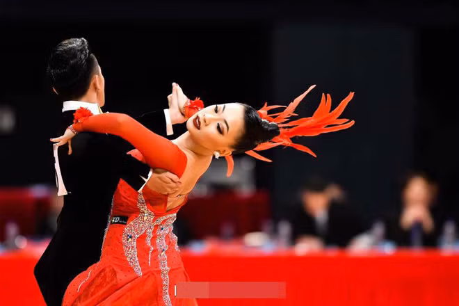 Cô từng Vô địch Đông Nam Á Dancesport 2016, lọt vào top 6 vô địch Châu Á Dancesport điệu đơn...