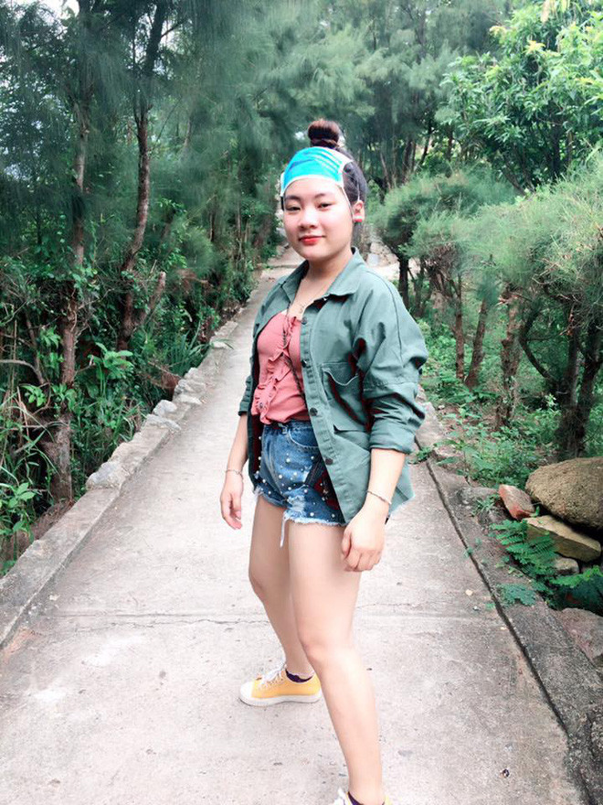 Kiểu này ai chụp cũng ra chân dài, mà "phó nháy" của cô nàng xui là không nằm trong số đó. Ảnh: Facebook