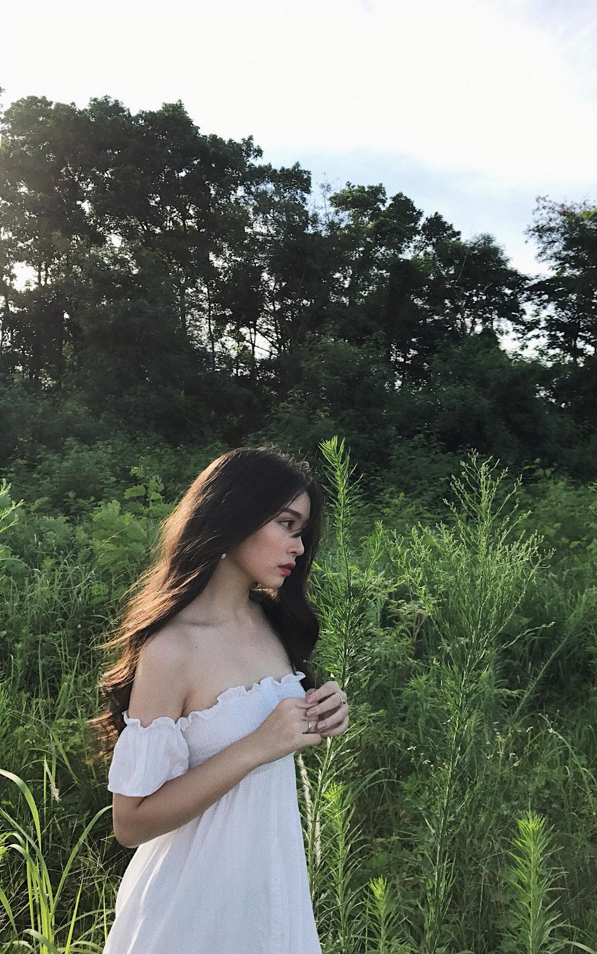 Nguyễn Huỳnh Diệu Linh (sinh năm 2000, Hải Phòng) là tiểu thư RMIT từng gây chú ý với truyền thông và cư dân mạng với vẻ ngoài xinh xắn, gu thời trang hiện đại, cá tính.