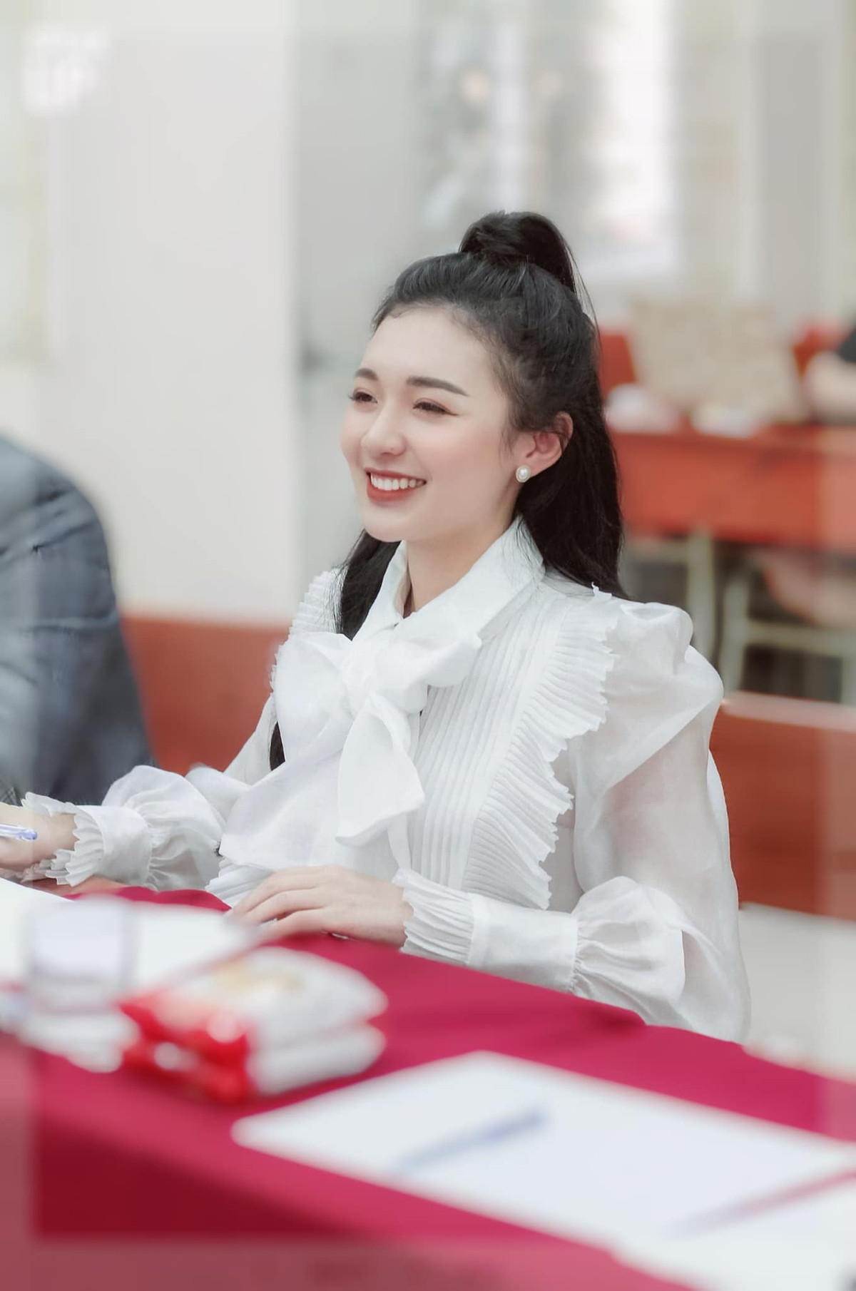 Phương Thảo là một cô gái có phong cách trẻ trung, năng động và hoạt bát ở ngoài đời.