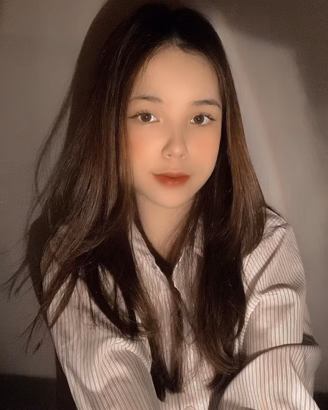 Ngoài cuộc sống sang chảnh như mơ, nữ rich kid 15 tuổi còn được yêu mến bởi ngoại hình xinh xắn, dễ thương chuẩn tiểu thư.