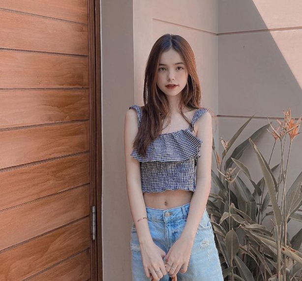 Bên cạnh những cái tên trong dàn rich kid Hà Nội nổi tiếng như Nhất Hoàng hay Chao, vẫn còn một "tiểu thư ngậm thìa vàng" đình đám không kém mang tên Linh Meo.