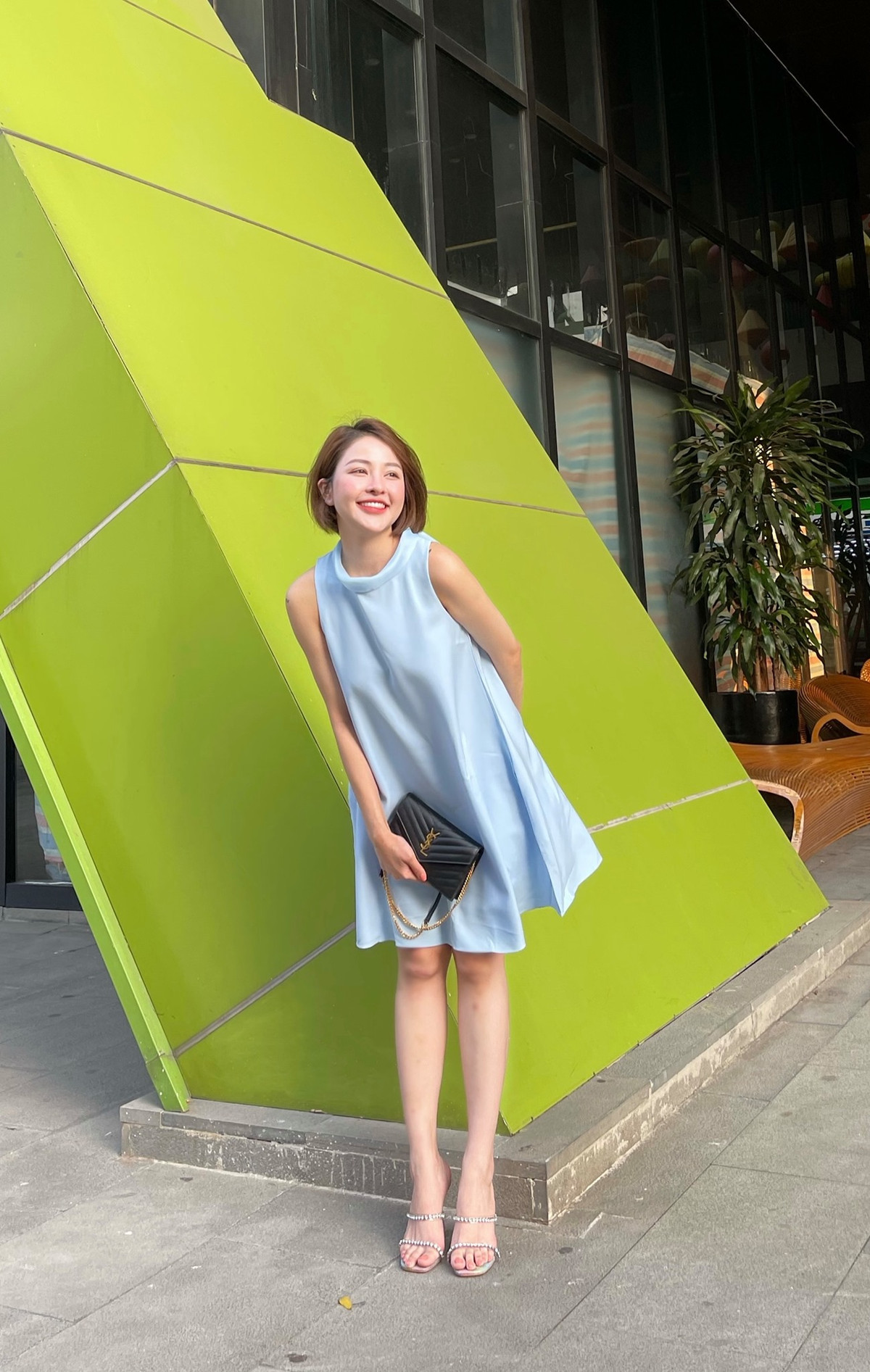 Tuy nhiên, sau ồn ào vụ việc lộ "clip nóng" vào năm 2019, sự nghiệp nghệ thuật của Trâm Anh gần như bị ảnh hưởng nghiêm trọng. Danh tiếng của cô cũng từ đây mà mất đi trong mắt công chúng.