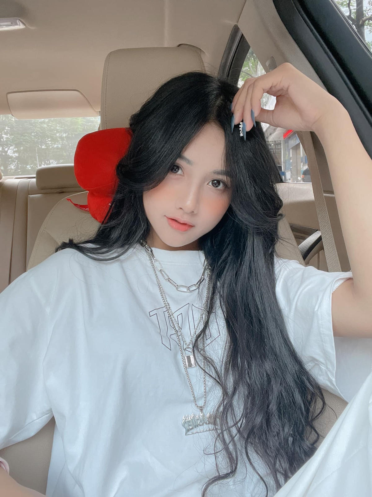 “Thiên thần đồng phục” khẳng định cô sẽ tiếp tục thử thách mình với nhiều phong cách hơn nữa để tạo sự mới mẻ cho người hâm mộ.