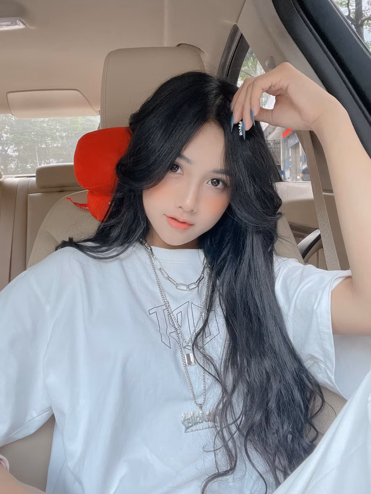 “Thiên thần đồng phục” khẳng định cô sẽ tiếp tục thử thách mình với nhiều phong cách hơn nữa để tạo sự mới mẻ cho người hâm mộ.