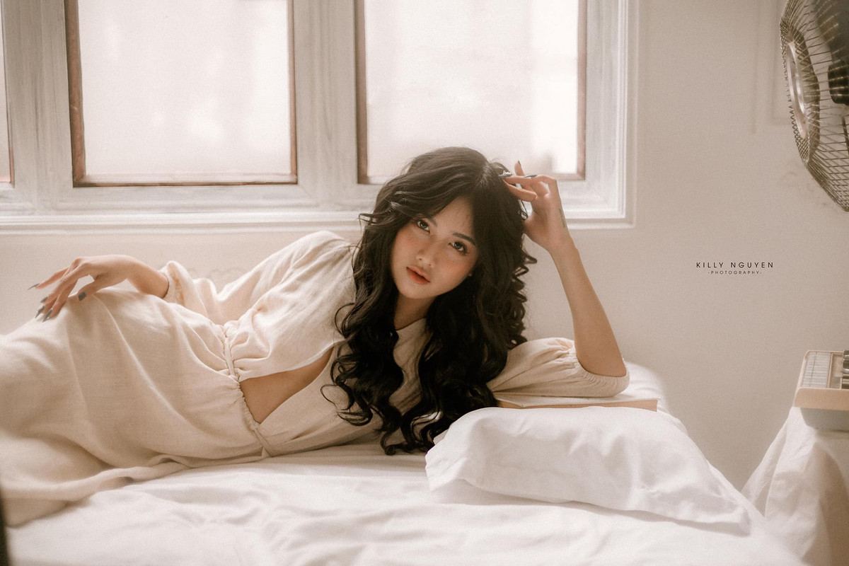 Thanh Hằng vẫn khiến cư dân mạng dậy sóng mỗi khi cập nhật hình ảnh mới trên trang cá nhân.