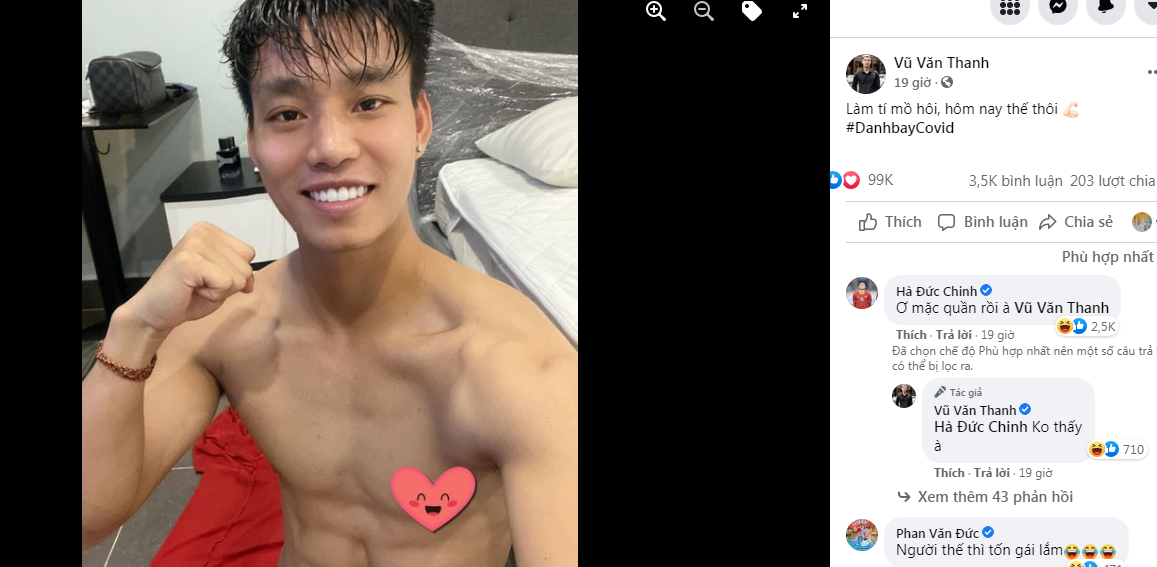 Mới đây, trên trang cá nhân của mình, cầu thủ Văn Thanh đã đăng tải bức ảnh cởi trần khoe cơ bụng 6 múi khiến fans bóng đá vô cùng phấn khích.