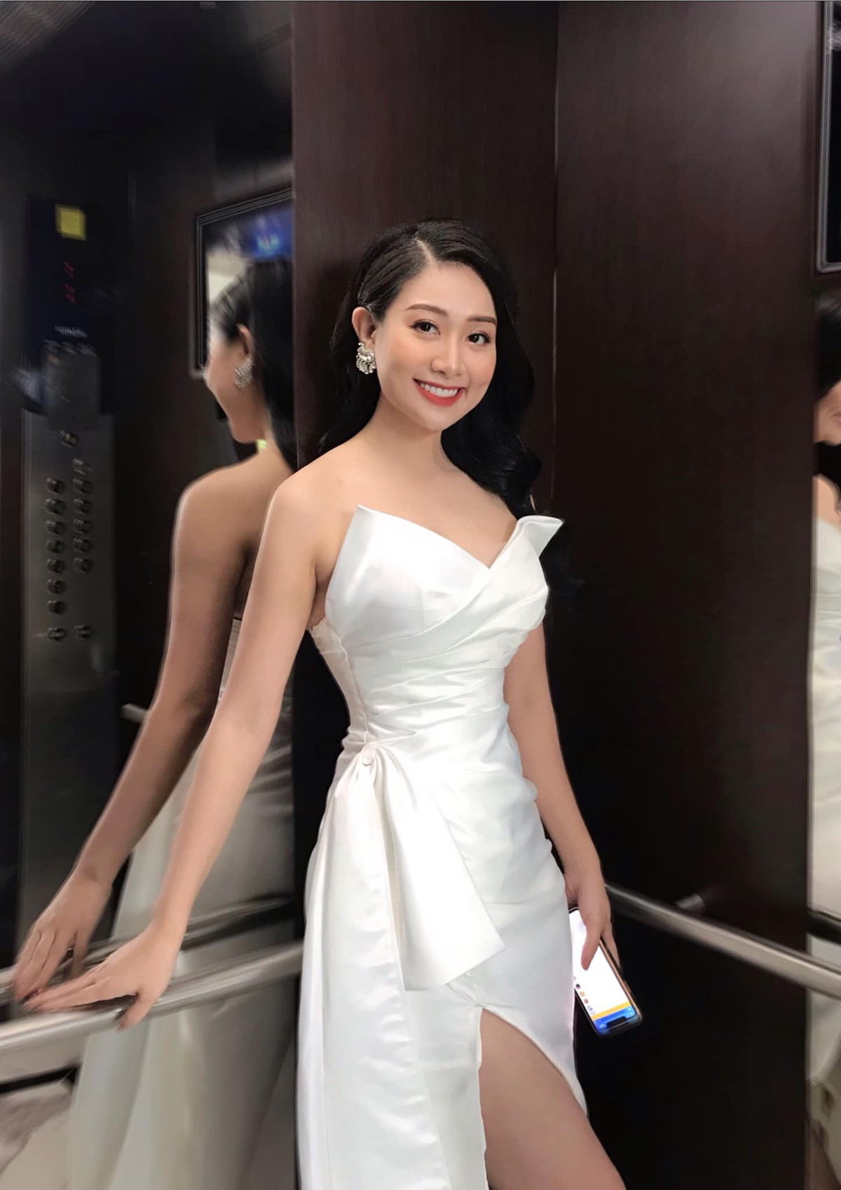 Cùng lúc đảm nhiệm nhiều vai trò như giảng viên đại học, MC sự kiện… nhưng Hà Phương vẫn chu toàn cho gia đình nhỏ.