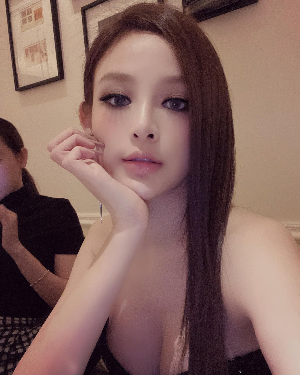 Huyền Baby cũng là một trong số ít hot girl sở hữu cuộc sống viên mãn sau khi kết hôn. Cô được gia đình chồng yêu thương, chiều chuộng hết mực.