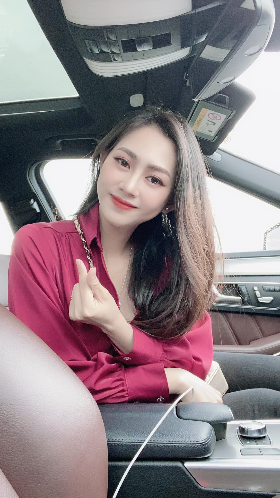 Yến Xôi có cuộc sống hôn nhân hạnh phúc khi vợ chồng cô đã có 1 con trai và 1 gái. Cô cũng được ông xã yêu thương, chiều chuộng hết mực.