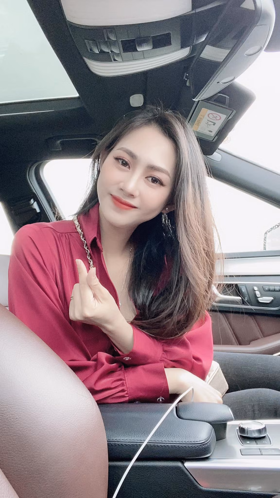 Yến Xôi có cuộc sống hôn nhân hạnh phúc khi vợ chồng cô đã có 1 con trai và 1 gái. Cô cũng được ông xã yêu thương, chiều chuộng hết mực.