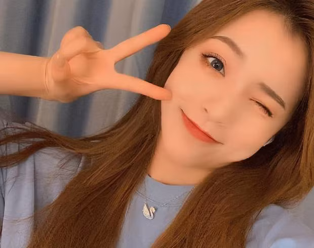 Hot girl Lưu Tư Dao nổi tiếng xứ Trung cũng từng là "nạn nhân" của các app chỉnh ảnh.