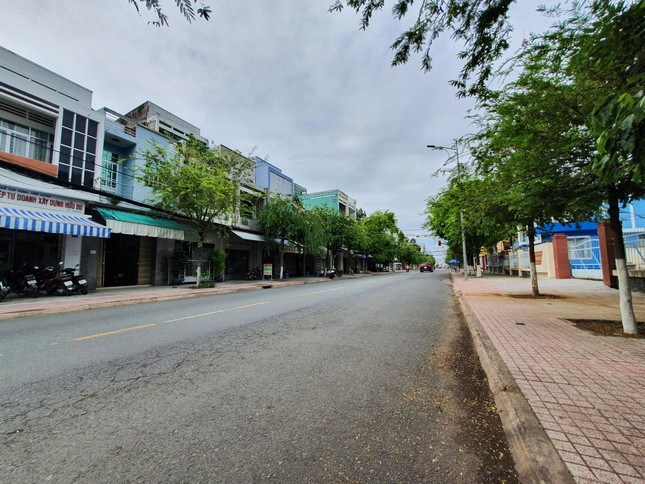 Đường Lê Lợi, TP. Mỹ Tho vắng vẻ.