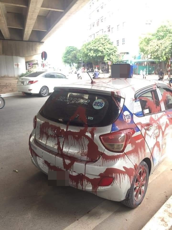 Sau khi những hình ảnh này đăng tải lên MXH đã ngay lập tức hút nhiều sự chú ý, không ít người vào bình luận tỏ rõ sự bức xúc về hành động thiếu ý thức này. Ảnh: Quang Đạo