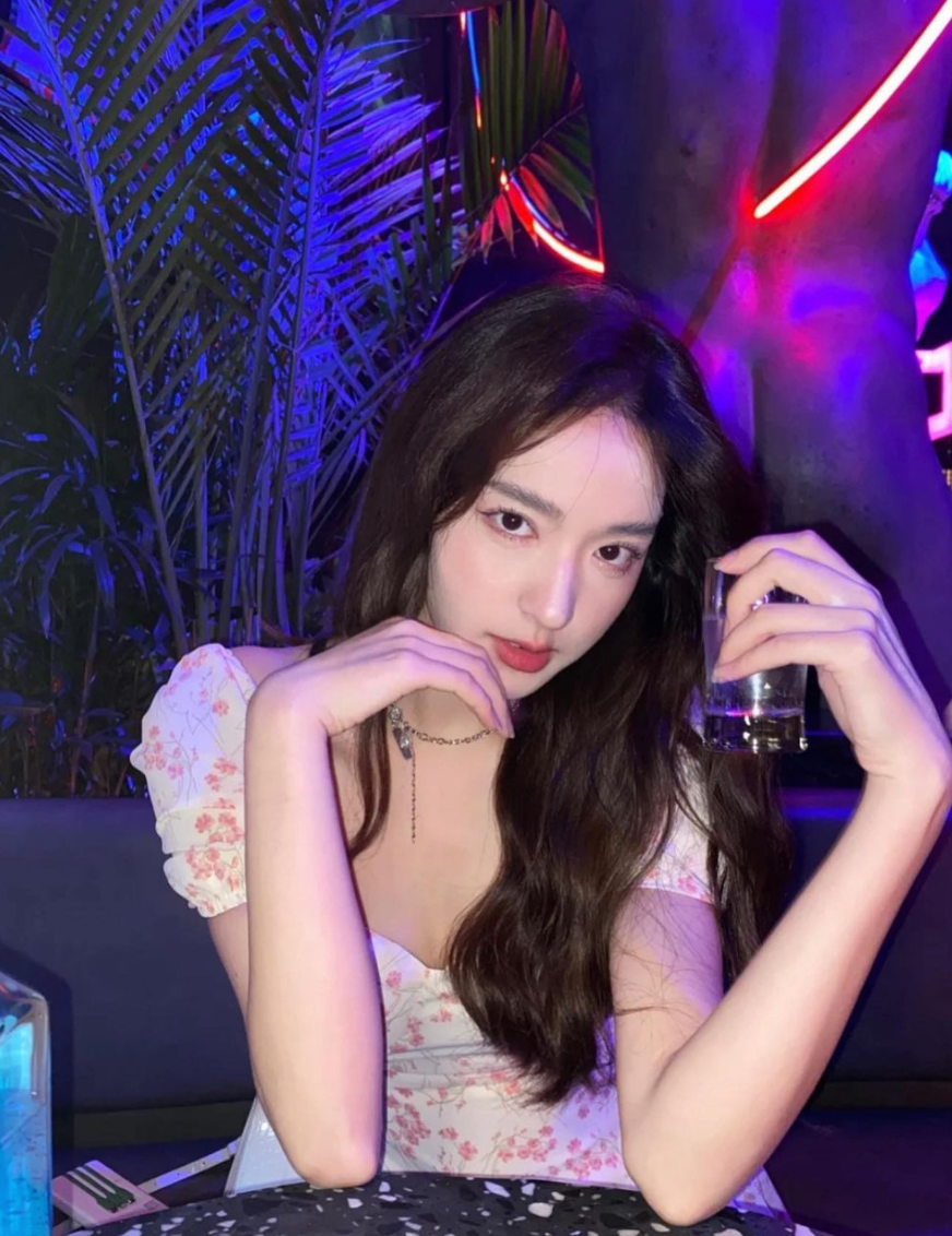 Nhiều người hâm mộ ưu ái gọi hot girl 10X là "thiên thần bóng rổ" hay "nữ thần bóng rổ" nhờ vào ngoại hình và tài năng chơi bóng của cô.