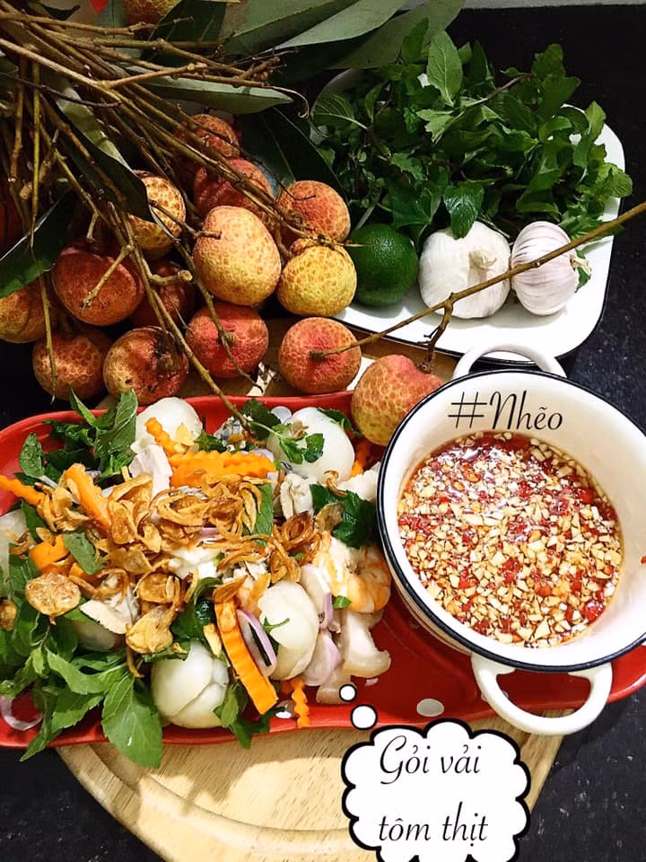 Món ăn khá mới lạ gỏi vảo tôm thịt được khá nhiều người thực hiện thời gian qua. Ảnh: Nhung Nguyễn