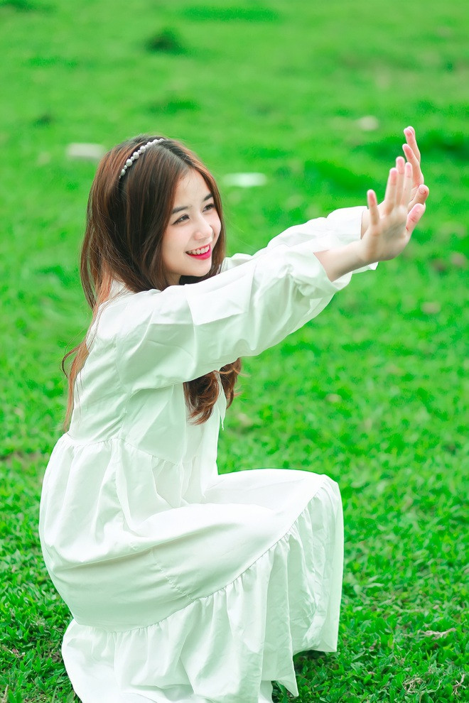 Kể từ khi được nhiều người biết đến, Hương có cơ hội chụp ảnh mẫu và quảng cáo nhiều hơn.