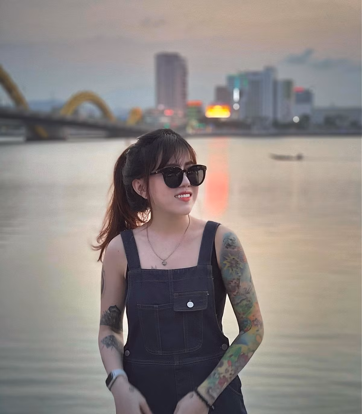 Bức ảnh khoe sắc vóc xinh đẹp của gái xinh này khiến netizen rần rần "thả tim", bình luận dưới bài đăng của cô gái này.