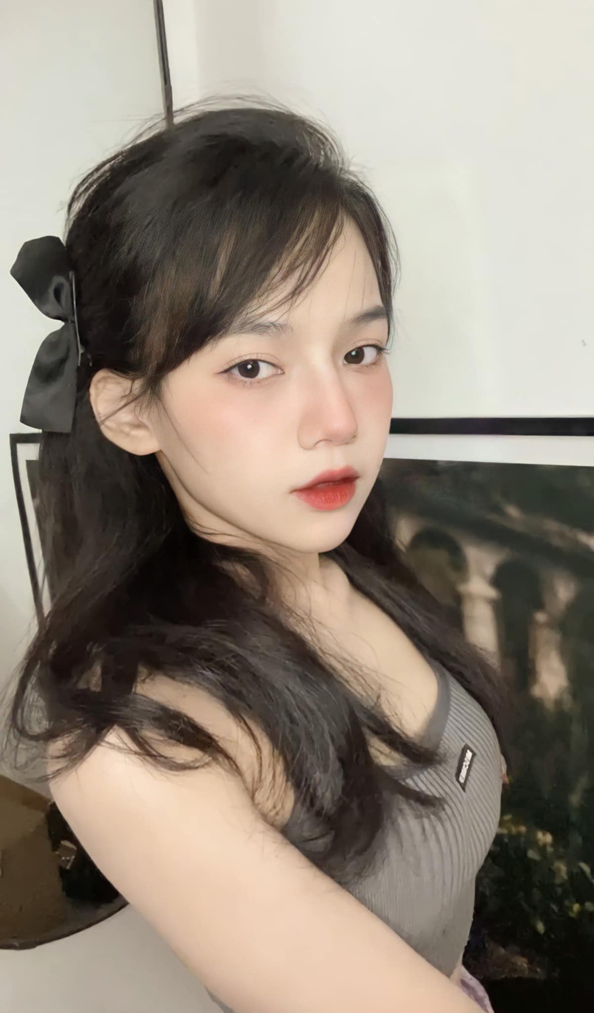 Trong những bức ảnh đời thường, Quỳnh Trang cũng rất xinh xắn và cuốn hút.