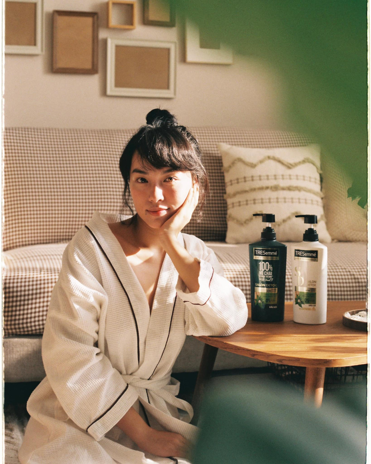 Thời gian bên nhau, không chỉ khoe những khoảnh khắc ngọt ngào hay ngôn tình, cặp đôi còn thường xuyên tung ảnh dìm hàng đối phương.