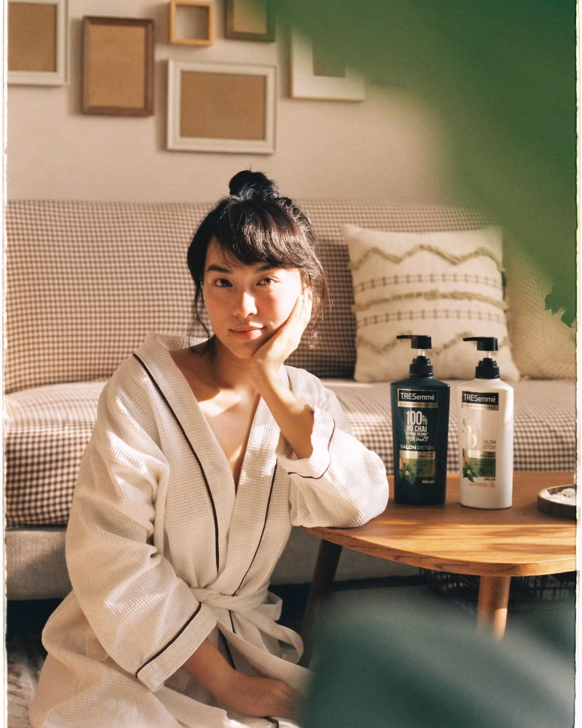 Thời gian bên nhau, không chỉ khoe những khoảnh khắc ngọt ngào hay ngôn tình, cặp đôi còn thường xuyên tung ảnh dìm hàng đối phương.