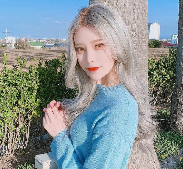 Tuy vậy, trang cá nhân của cô không xuất hiện quá nhiều các bài đăng quảng cáo. Gini chủ yếu sử dụng Instagram để chia sẻ về cuộc sống đời thường.