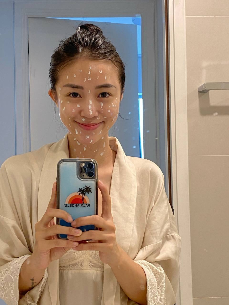 Gái xinh Salim cũng trổ tài nấu ăn mùa dịch này, những bữa cơm mà cô chuẩn bị vô cùng đẹp mắt dù chỉ là những món đơn giản.