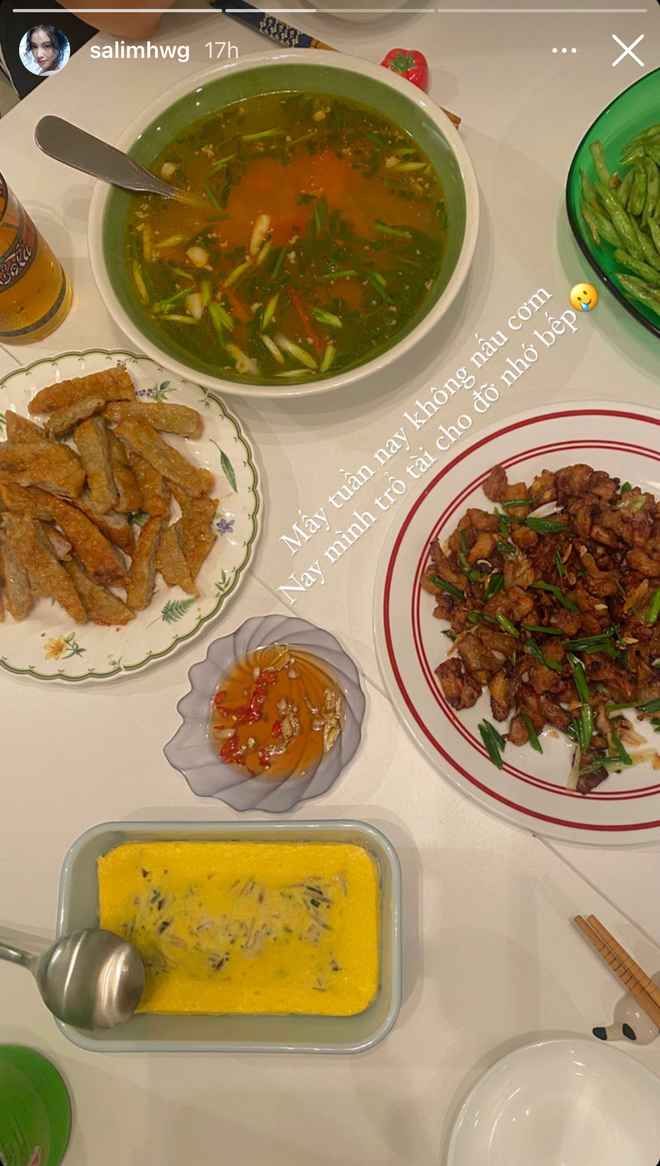 Hình ảnh bát canh chua, trứng hấp, thịt rang được Salim chia sẻ trên trang cá nhân.