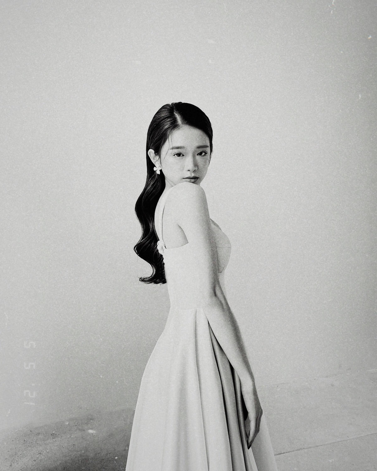 Mới đây, hot girl Linh Ka có đăng tải trên trang Facebook cá nhân hình ảnh mới khiến cư dân mạng không ngừng quan tâm bởi sự thay đổi về ngoại hình.