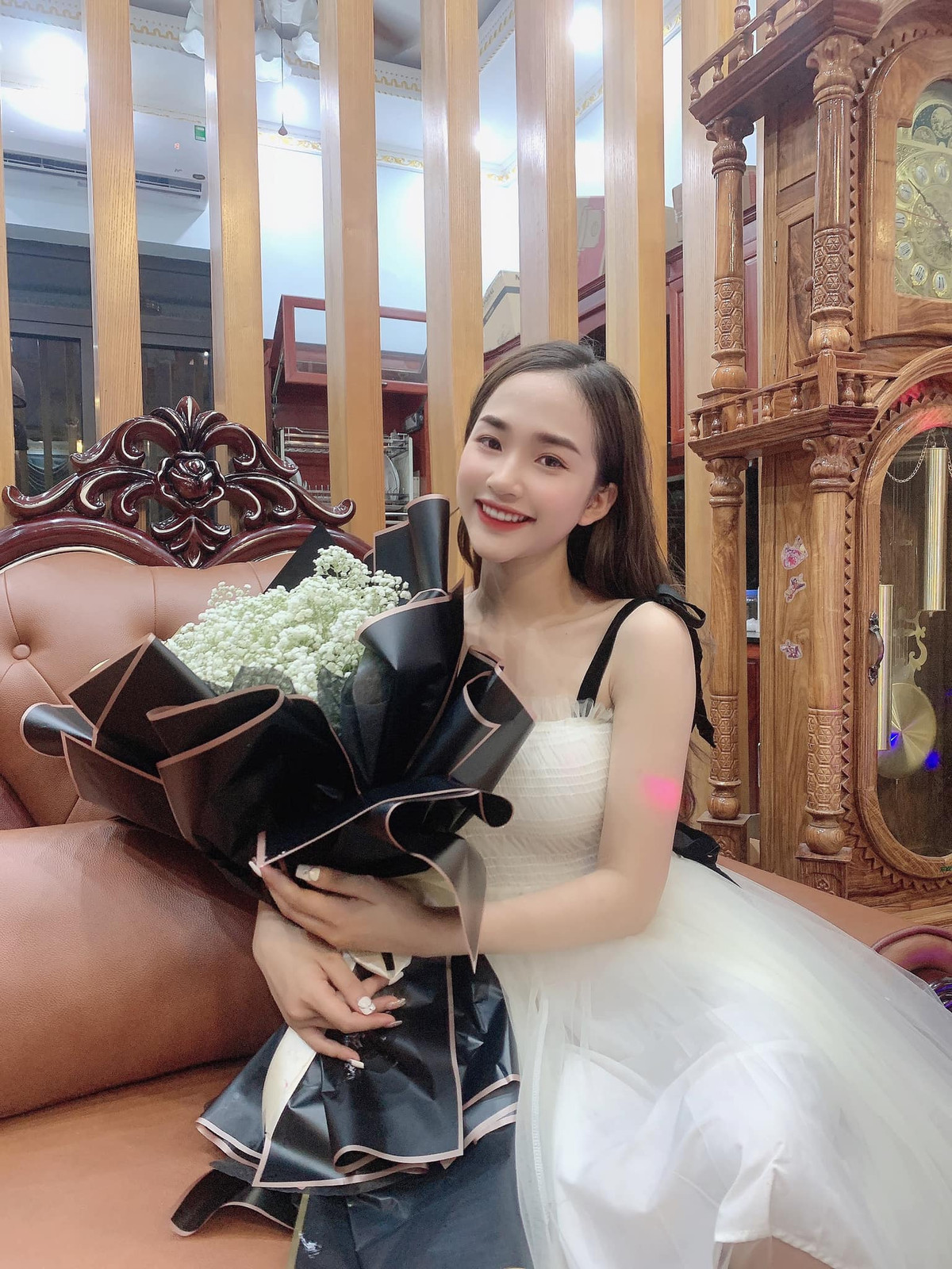 Sở hữu gương mặt xinh đẹp, thân hình thon gọn và Minh Anh còn có khả năng tạo dáng tự nhiên trước ống kính.