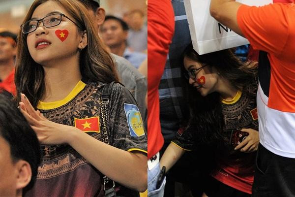 Mặc dù trước đó Tiến Linh đã ghi bàn nhưng đến khi Quang Hải ghi bàn tiếp theo thì nàng hot girl xứ Quảng này mới đăng bài chúc mừng.