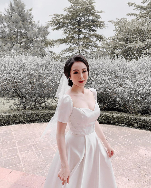 Bên cạnh việc tập thể thao, Nguyễn Thanh Thủy còn chú ý đến việc chăm sóc da, nhờ vậy mà cô gái này luôn khiến hội "bỉm sữa" ghen tị vì lúc nào cũng xinh xuất sắc. Ảnh: FBNV