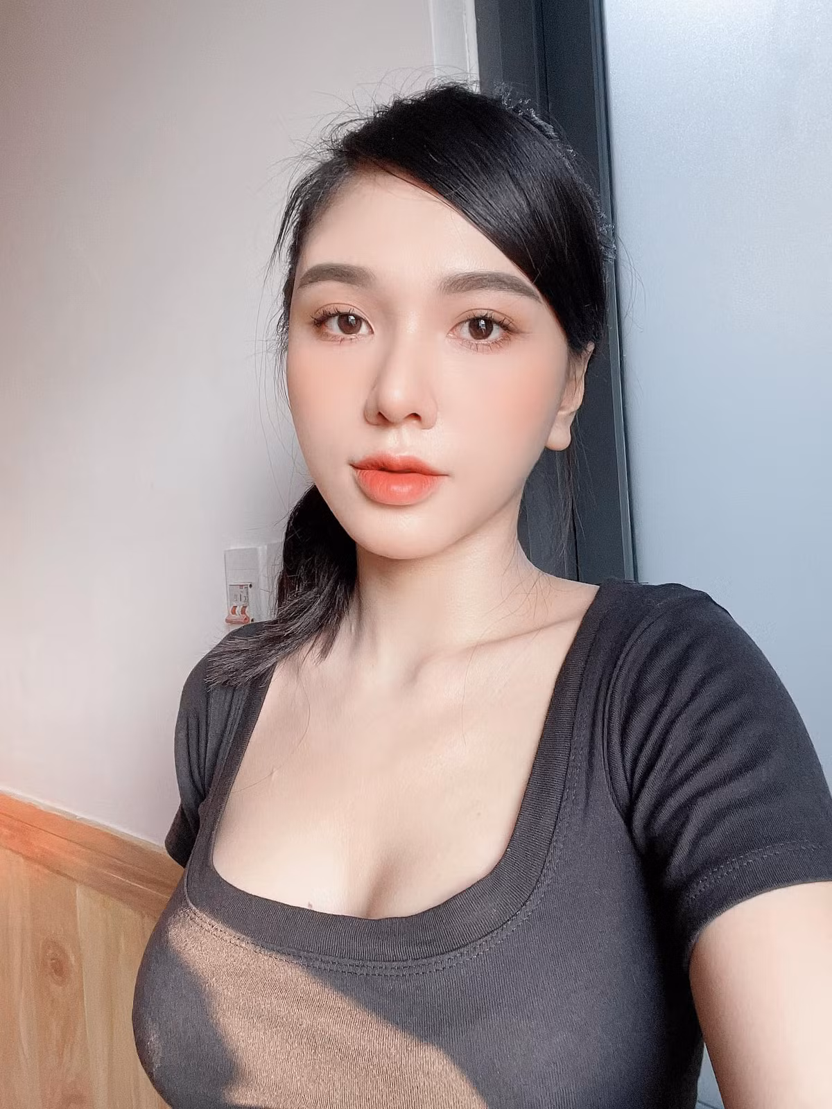 Nhan sắc của Gia Hân được đánh giá không thua kém những “bóng hồng showbiz”.