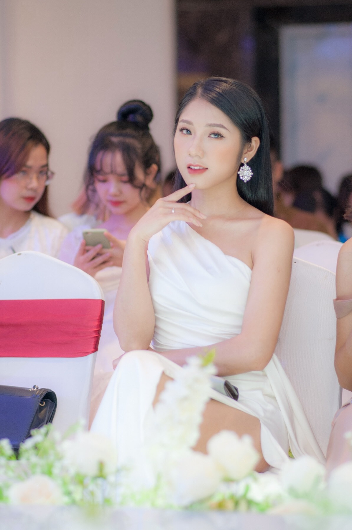 Sở hữu gương mặt xinh đẹp, vóc dáng mảnh mai, gái xinh quê Thái Nguyên này khiến nhiều chàng trai phải xao xuyến.